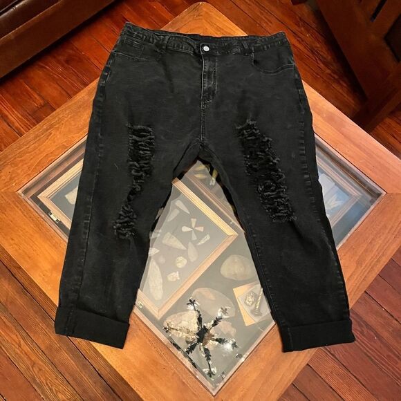 SHEIN Black Jeans Ripped Knees Capri 4XL Like NEW - Picture 2 of 16
